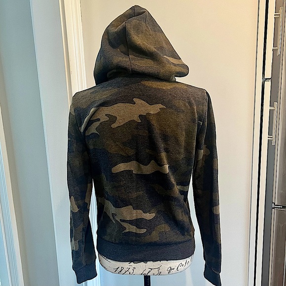 Victoria’s Secret Pink Camouflage Zip-Up Hooded Sweatshirt Jacket - Picture 5 of 15